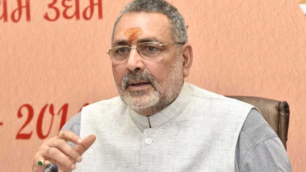 అప్పుడే ముస్లింలందరినీ పాకిస్తాన్ పంపించాల్సింది.. కేంద్రమంత్రి మరోసారి వివాదాస్పద వ్యాఖ్యలు..