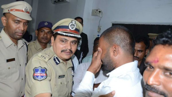 ఉద్విగ్న క్షణాలు: హాజీపూర్ కిల్లర్‌కు ఉరి: రాచకొండ పోలీస్ కమిషనర్‌ను హీరోగా..!