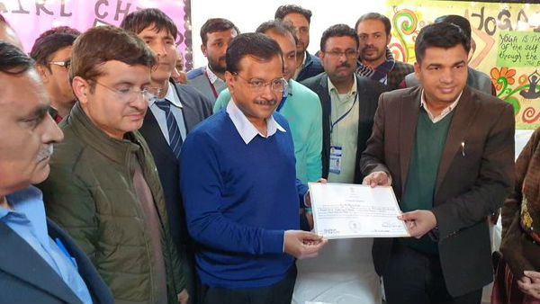 Delhi Results 2020 live: కాంగ్రెస్‌ను కాపాడే నేత లేరు.. ఢిల్లీ ఓటమి తర్వాత బాంబు పేల్చిన కపిల్