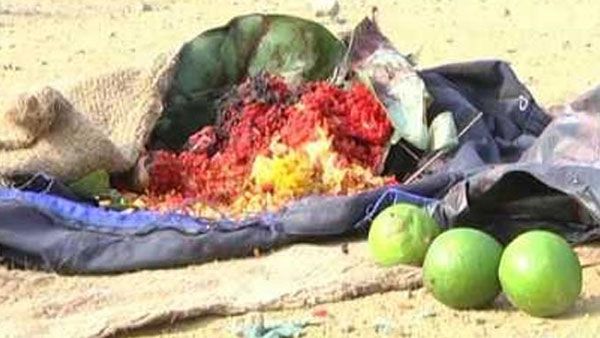 మొన్న తెలంగాణలో నేడు ఏపీలో.. స్కూల్ లో విద్యార్థులతో టీచర్ క్షుద్ర పూజలు