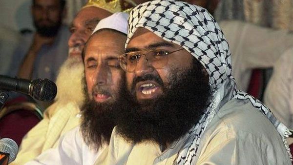 పాకిస్తాన్ సరికొత్త నాటకం: మసూద్ అజర్, అతని కుటుంబం మిస్సింగ్.. !