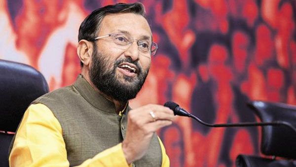 కేజ్రీవాల్ ముమ్మాటికీ ఉగ్రవాదే.. అందుకు రుజువులున్నాయి: కేంద్రమంత్రి ప్రకాష్ జవదేకర్