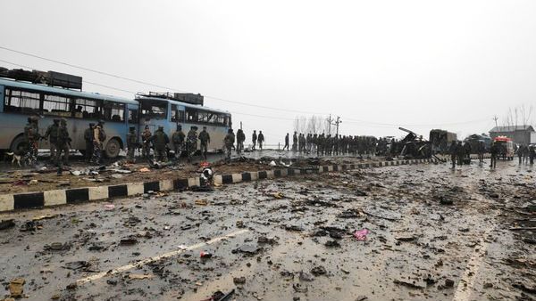 Pulwama Attack: ఆ దారుణ మారణకాండకు నేటితో ఏడాది..స్మారకస్థూపం..వాహనాల రాకపోకలపై నిషేధం..!