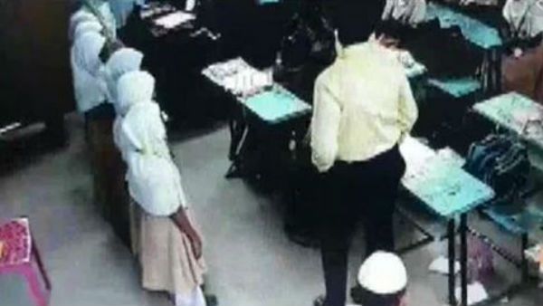 మేం ఏ తప్పు చేయలే, విద్యార్థిని పదం తప్పుగా పలికారు, యాంటీ సీఏఏ స్కిట్‌పై షహీన్ స్కూల్ యాజమాన్యం..