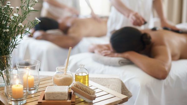 స్పా ముసుగులో సెక్స్ దందా.... ముఠా గుట్టు రట్టు చేసిన కేపీహెచ్ బీ పోలీసులు