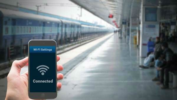 రైల్వే స్టేషన్లలో ఉచిత వైఫై నిలిపేస్తామన్న గూగుల్ .. కొనసాగిస్తామన్న రైల్ టెల్