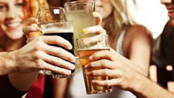 మగువలకు మత్తిచ్చే న్యూస్: ఉమెన్ స్పెషల్ లిక్కర్ షాప్స్