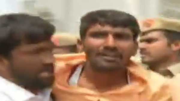 రణరంగాన్ని తలపించిన అసెంబ్లీ: గ్రూపులుగా వచ్చిన ఏబీవీపీ స్టూడెంట్స్, విద్యారంగ కేటాయింపులపై ఫైర్..