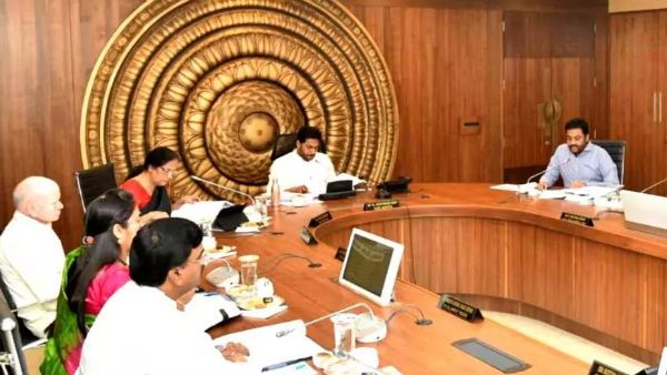 ఎన్.పి.ఆర్ పై కేంద్రం ఆదేశాలను పక్కనబెట్టాలని ఏపీ కేబినెట్ నిర్ణయం, ఉగాదికి ఇళ్లపట్టాలు