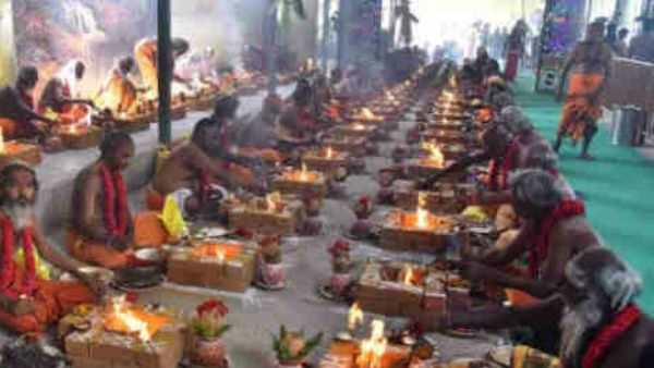 కరోనా కల్లోలం .. తగ్గాలని తెలుగు రాష్ట్రాల్లో యాగాలు,యజ్ఞాలు