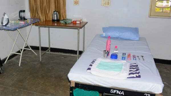 Coronavirus patients: బెంగళూరు హోటల్స్ లో కరోనా క్వారంటైన్ లు, A to Z