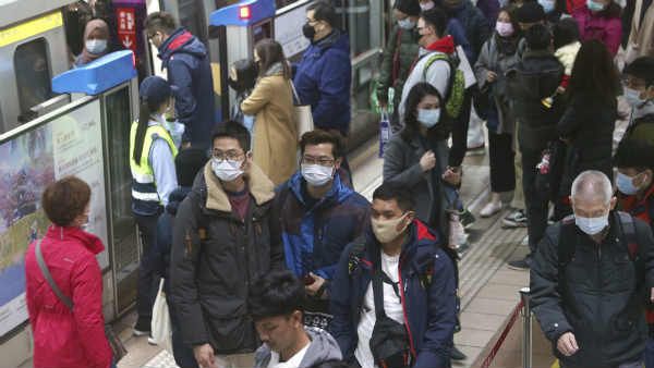 కరోనా వైరస్ దెబ్బ, కంపెనీ ఉద్యోగులకు 28 రోజులు సెలవు, పూర్తి జీతం ఇవ్వాలి, కలెక్టర్లదే బాధ్యత !