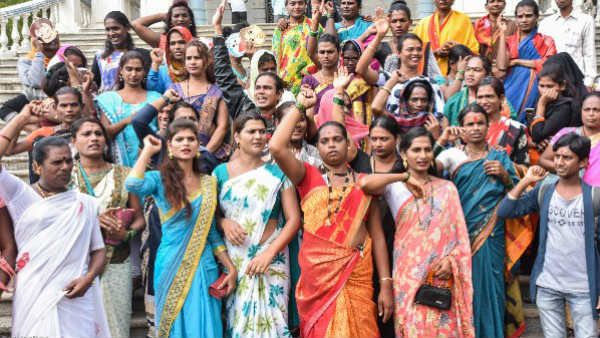 మైండ్ దొబ్బిందా.. కరోనా కంటే దారుణంగా మారుతున్న మనుషులు..