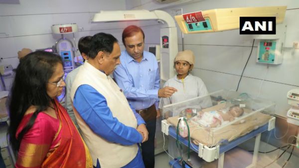 పైశాచికం: అయిదు రోజుల పసికందుకు చిత్రవధ: శరీరంపై 20 కత్తిపోట్లు: ప్రాణాపాయ స్థితిలో..!