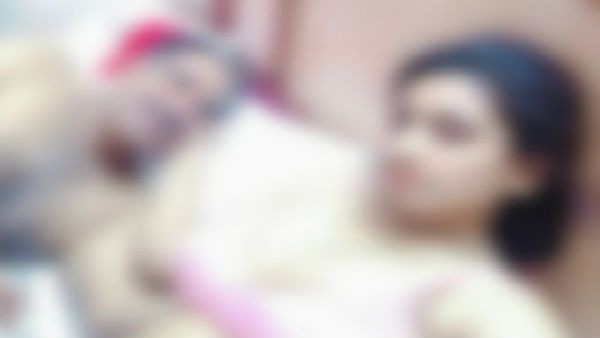 ప్రభుత్వ స్కూల్ టీచర్ రాసలీలల వీడియోలు వైరల్, మాజీ విద్యార్థిని, పొలిటికల్ లీడర్స్ అండ, జెండా !