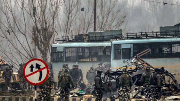 పుల్వామా దాడి: తండ్రీకూతుళ్లను అరెస్ట్ చేసిన ఎన్ఐఏ