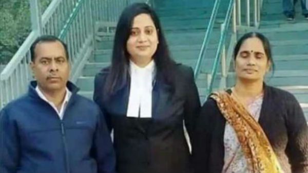 నిర్భయకు న్యాయం కోసం ఏడేళ్ల పోరాటం: ఎవరా మహిళా న్యాయవాది: పైసా ఫీజు తీసుకోకుండా.. !