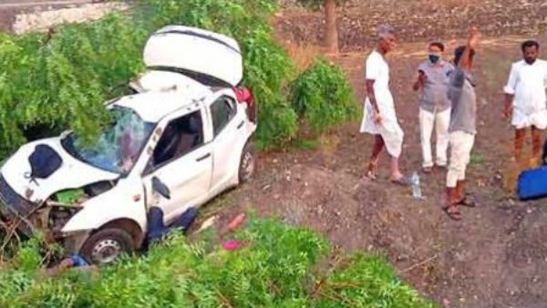 కర్ణాటకలో రోడ్డు ప్రమాదం: తెలంగాణ టెక్కీ మృతి, మరో ముగ్గురు మహిళలకు గాయాలు