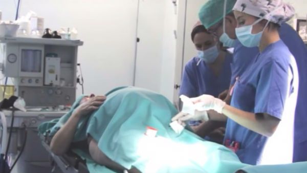 గర్భిణీతో నర్సుల చెలగాటం .. గర్భసంచి బయటకు ..బిడ్డను చూడకుండానే తల్లి మృతి