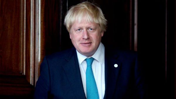 ప్రధానమంత్రికి కరోనా తీవ్రం: హుటాహుటిన ఆసుపత్రికి తరలింపు: హోమ్ క్వారంటైన్‌లో గడిపి..