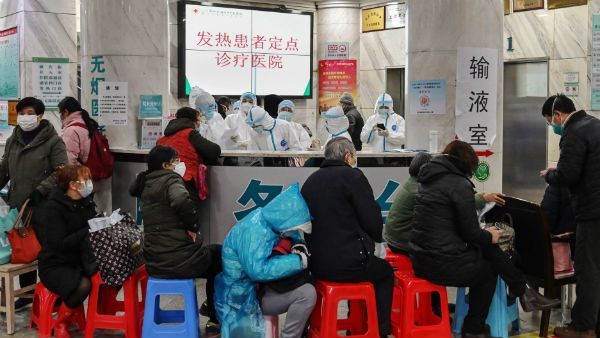 చైనా పేరెత్తితేనే భయపడుతున్న జనం .. అదే చైనా వాళ్ళు కనిపిస్తే ఇక హడలే !!