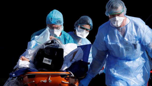 అమెరికా..ఇదేం స్పీడు?: రోజూ వందల్లోనే: విషాదకర రికార్డు: పిట్టల్లా రాలుతున్న జనం..