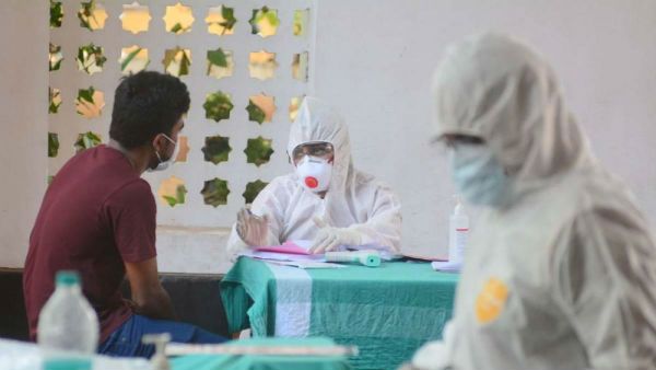 కర్నూలులో వైద్యులకు కరోనా భయం ... అలా అయితేనే వైద్యం చేస్తామని డిమాండ్