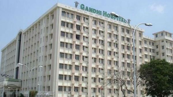 గాంధీ మెడికల్ కాలేజీ డేటా ఎంట్రీ ఆపరేటర్ కు కరోనా .. టెన్షన్ లో వైద్య సిబ్బంది