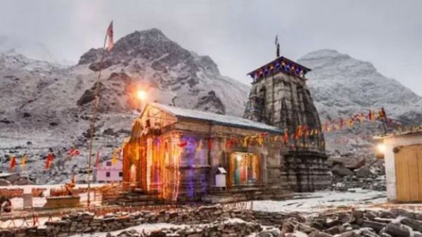 Lockdown: కేధార్ నాథ్ ఆలయంలో ప్రత్యేక పూజలు, రుద్రాభిషేకం, హరోంహర, మోదీ పేరుతో, 20 మంది !