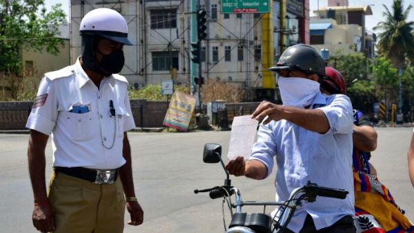 పాస్ లు దుర్వినియోగం చేస్తే పాస్ క్యాన్సిల్ తో పాటు వెహికల్ సీజ్ ... పోలీస్ వార్నింగ్