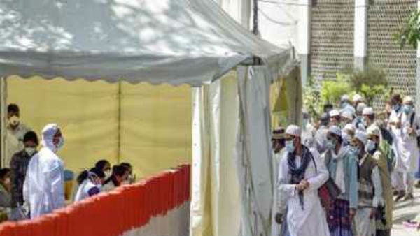 Coronavirus: ఢిల్లీ మర్కజ్ లాగే మరో దర్గాలో వందల మంది, ప్రజల ప్రాణాలతో చెలగాటం !