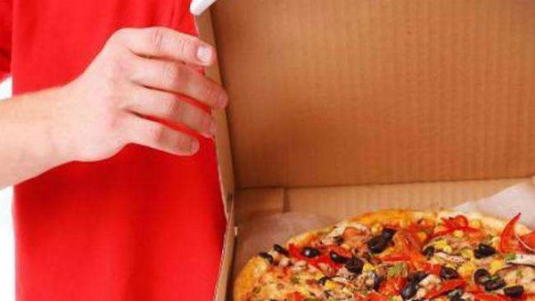 ఢిల్లీలో కలకలం: పిజ్జా డోర్ డెలివరి బాయ్‌కు సోకిన కరోనా వైరస్: 72 కుటుంబాలు పరుగులు