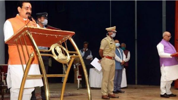 సింధియా అనుచరుడికి వైద్యారోగ్యశాఖ: చౌహాన్ నుంచి నరోత్తం మిశ్రాకు చేరిన హెల్త్ మినిస్ట్రీ...