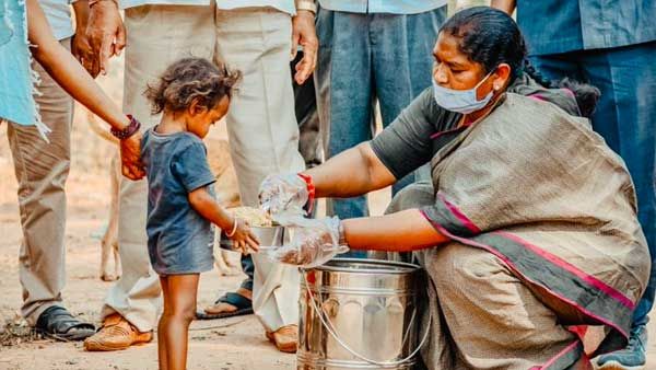 పేదల ఆకలి తీర్చటమే నిజమైన ఛాలెంజ్... 'గో హంగర్ గో' అంటూ ఎమ్మెల్యే సీతక్క సవాల్ !!