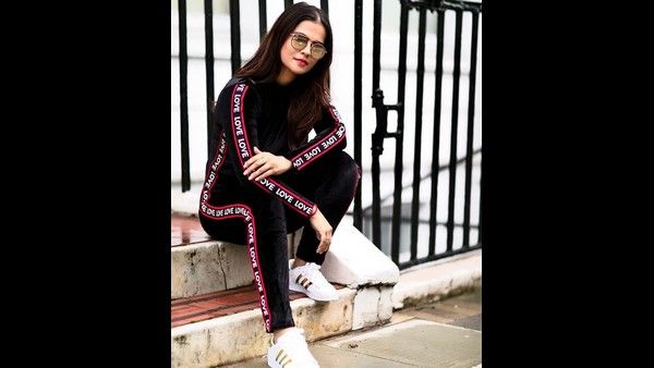 Lockdown:స్టార్ హీరోయిన్ హల్ చల్, కారులో ఈ పాస్, అర్దరాత్రి ఏం పని ? అందుకేనా ? మాయం !