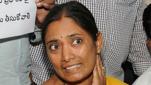 నాడు టీడీపీ..నేడు వైసీపీ: వనజాక్షి వ్యవహారంలో మరో రచ్చ: అధికార పార్టీనేత కనుసన్నల్లో..!