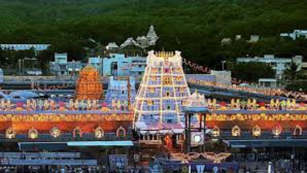 కరోనాపై యుద్ధంలో టీటీడీ సైతం .. వెంటిలేటర్లు , వైద్య పరికరాల కొనుగోలుకు రూ.19 కోట్ల భారీ విరాళం