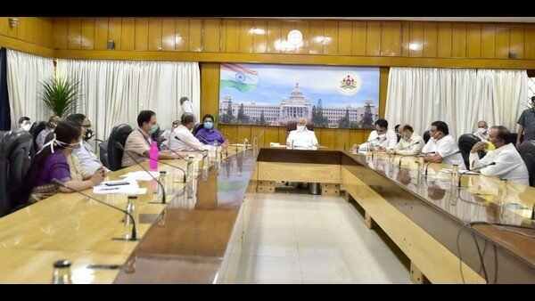 Lockdown: తాగుబోతులకు గుడ్ న్యూస్, సీఎం క్లారిటీ, అందరికీ భలే చాన్స్, షరతులు వర్థిస్తాయి !