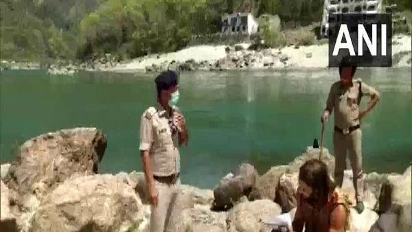 Lockdown: కరోనా ఎఫెక్ట్, భారత్ లో విదేశీయులకు మైండ్ బ్లాక్, ఒక్కసారి కాదు 500 సార్లు, అంతే !