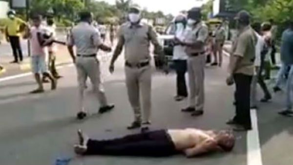 సస్పెండైన డాక్టర్ సుధాకర్‌కు ఏమైంది?: చొక్కా లేకుండా గుండుతో రోడ్డుపై ఇలా..