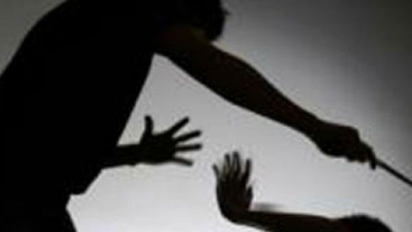 చిన్న గొడవే.. చితకబాది మూత్రం తాగించారు.. మధ్యప్రదేశ్‌లో దారుణం..