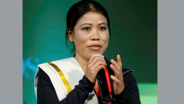 ఢిల్లీ పోలీసుల సర్‌ప్రైజ్, మేరీ కోమ్ ఇంటికి కేక్, కుమారుడి బర్త్ డే సందర్భంగా.. పాట పాడి...