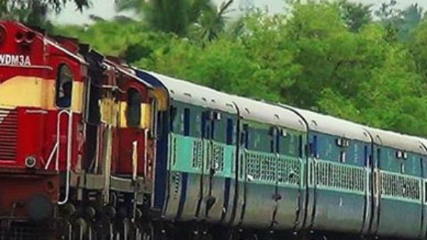 రైలు ప్రమాద ఘటన మృతుల కుటుంబాలకు రూ. 5 లక్షల ఎక్స్ గ్రేషియా ప్రకటించిన మహా సర్కార్