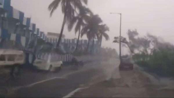 Amphan cyclone: బెంగాల్, ఒడిశాలో ఈదురుగాలులు, వర్ష బీభత్సం, ఏపీలోనూ..