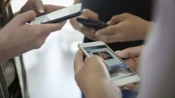 బాయ్స్ లాకర్ రూమ్: గ్యాంగ్-రేప్ చాట్స్ మాస్టర్ మైండ్ ఒక అమ్మాయి .. అవాక్కైన పోలీసులు