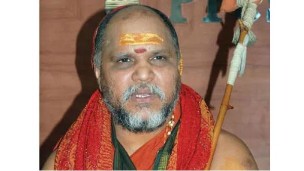 శారదా పీఠానికి టీటీడీ భూముల మకిలి- సోషల్ మీడియా పోస్టులపై స్వరూపానంద సీరియస్..