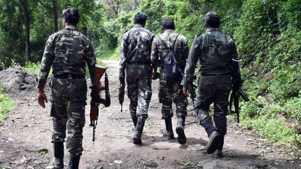 స్పాట్.. తుపాకుల మోతతో దద్దరిల్లిన ఎంఎంసీ జోన్.. నలుగురు మావోలు,ఒక ఎస్ఐ మృతి..