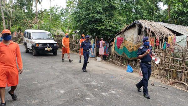 కోస్తా తీర గ్రామాల్లో అలజడి: భారీగా మోహరించిన ఎన్డీఆర్ఎఫ్: మైకుల ద్వారా హెచ్చరిస్తూ..