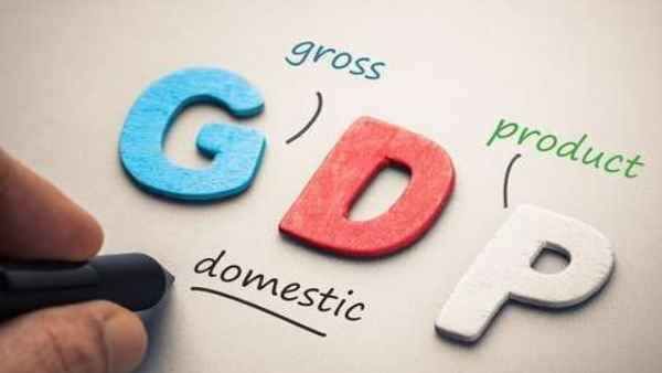 11 ఏళ్ల కనిష్టానికి పడిపోయిన జీడీపీ: చివరి త్రైమాసికంలో 3.1శాతంకు పడిపోయిన వృద్ధి రేటు