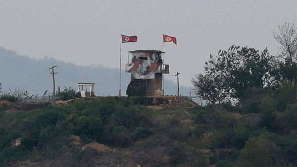 కిమ్ బతికే ఉన్నాడన్న వార్త రాగానే దక్షిణ కొరియాపై ఉత్తర కొరియా కాల్పులు..!